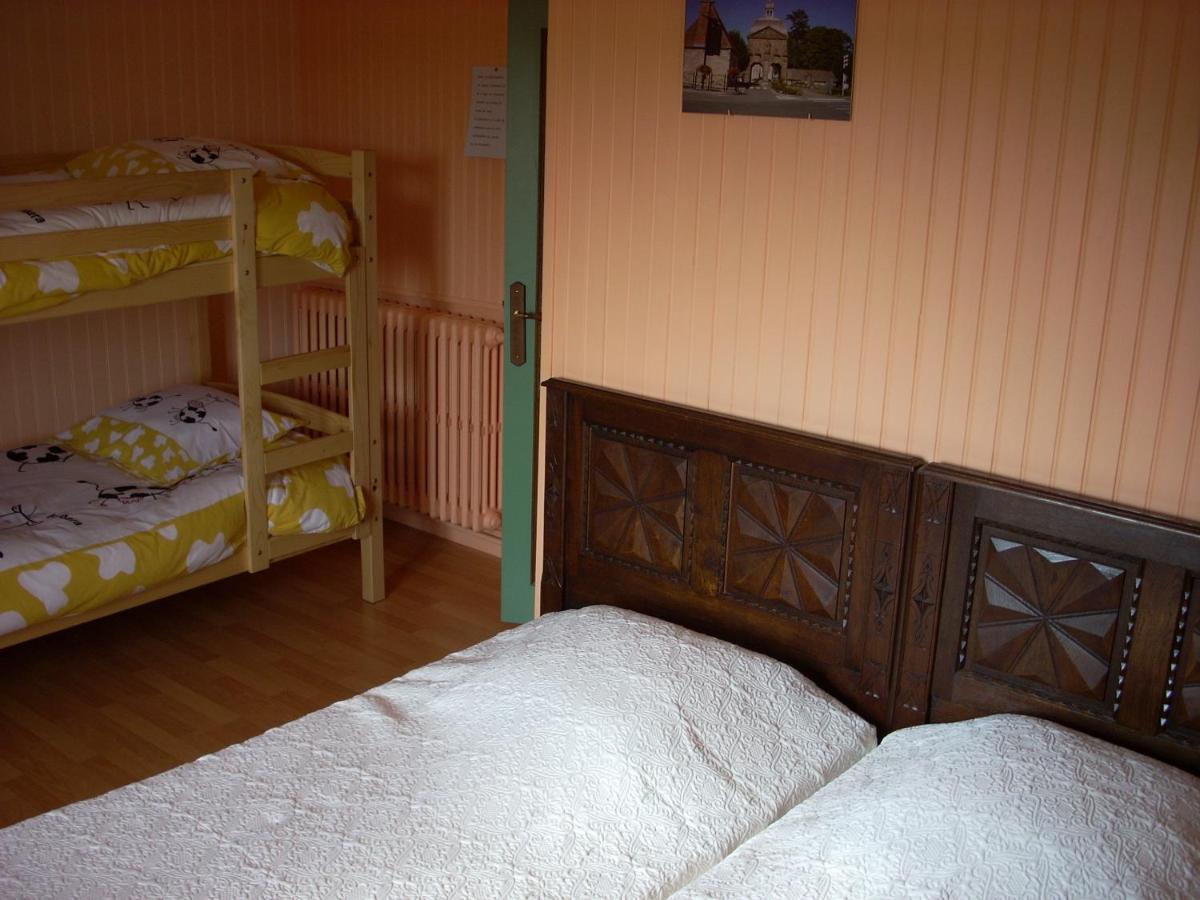 Au Pied Du Cognelot Panzió Chalindrey Kültér fotó